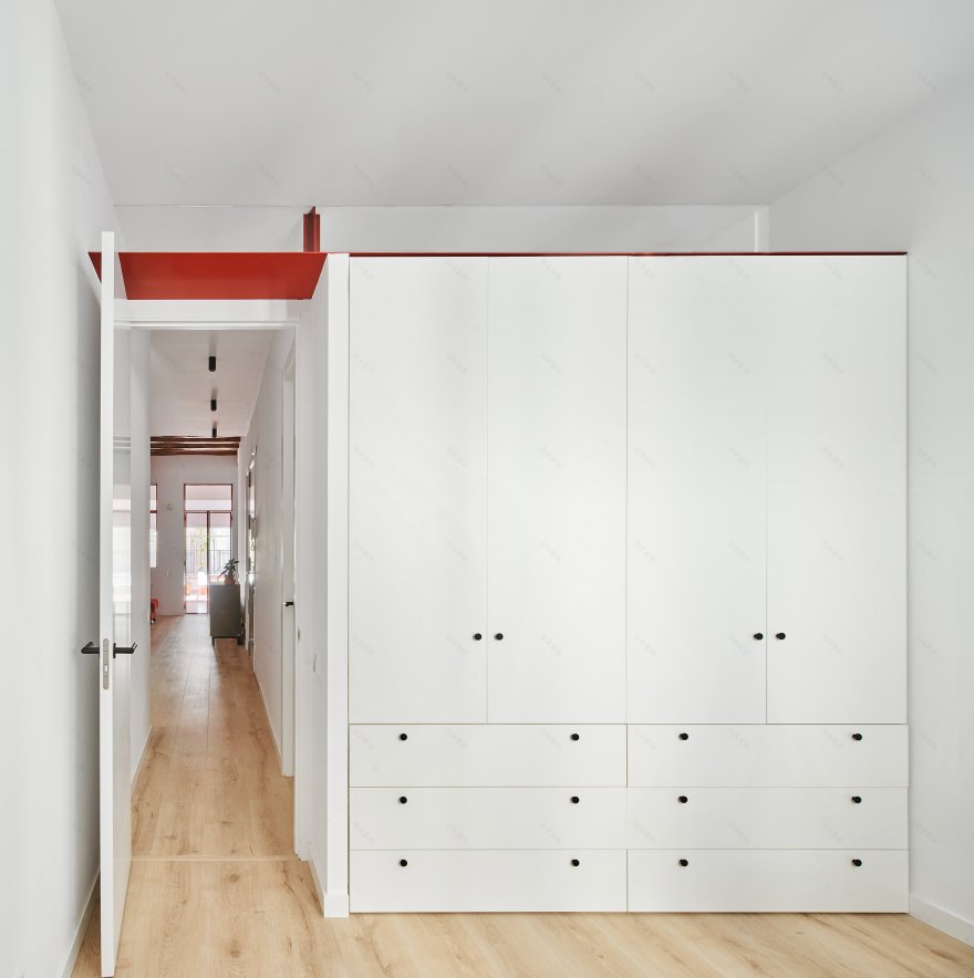 巴塞罗那 Poble Sec 区百年建筑的现代改造丨西班牙巴塞罗那丨estudio CO–A-9