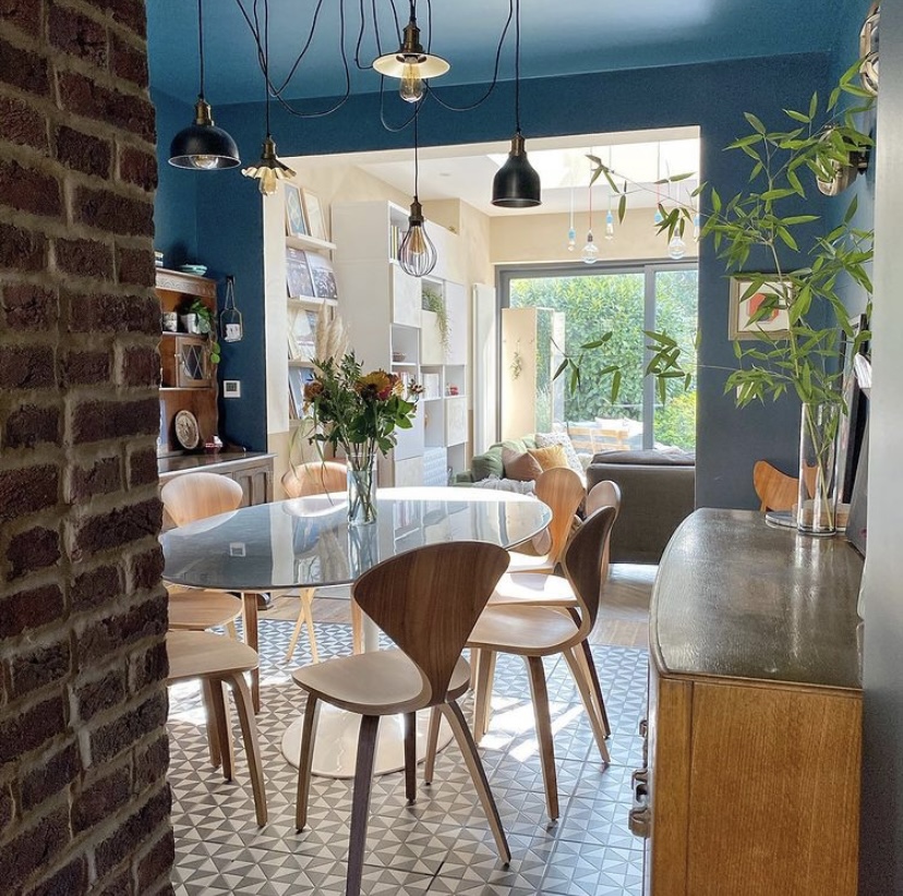 伦敦 Barkingside 的"Off the Wall"风格生活餐厅设计-3