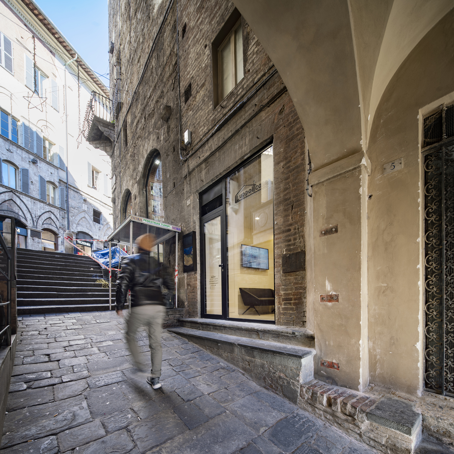 重现中世纪风华的意大利办公空间丨意大利锡耶纳-4