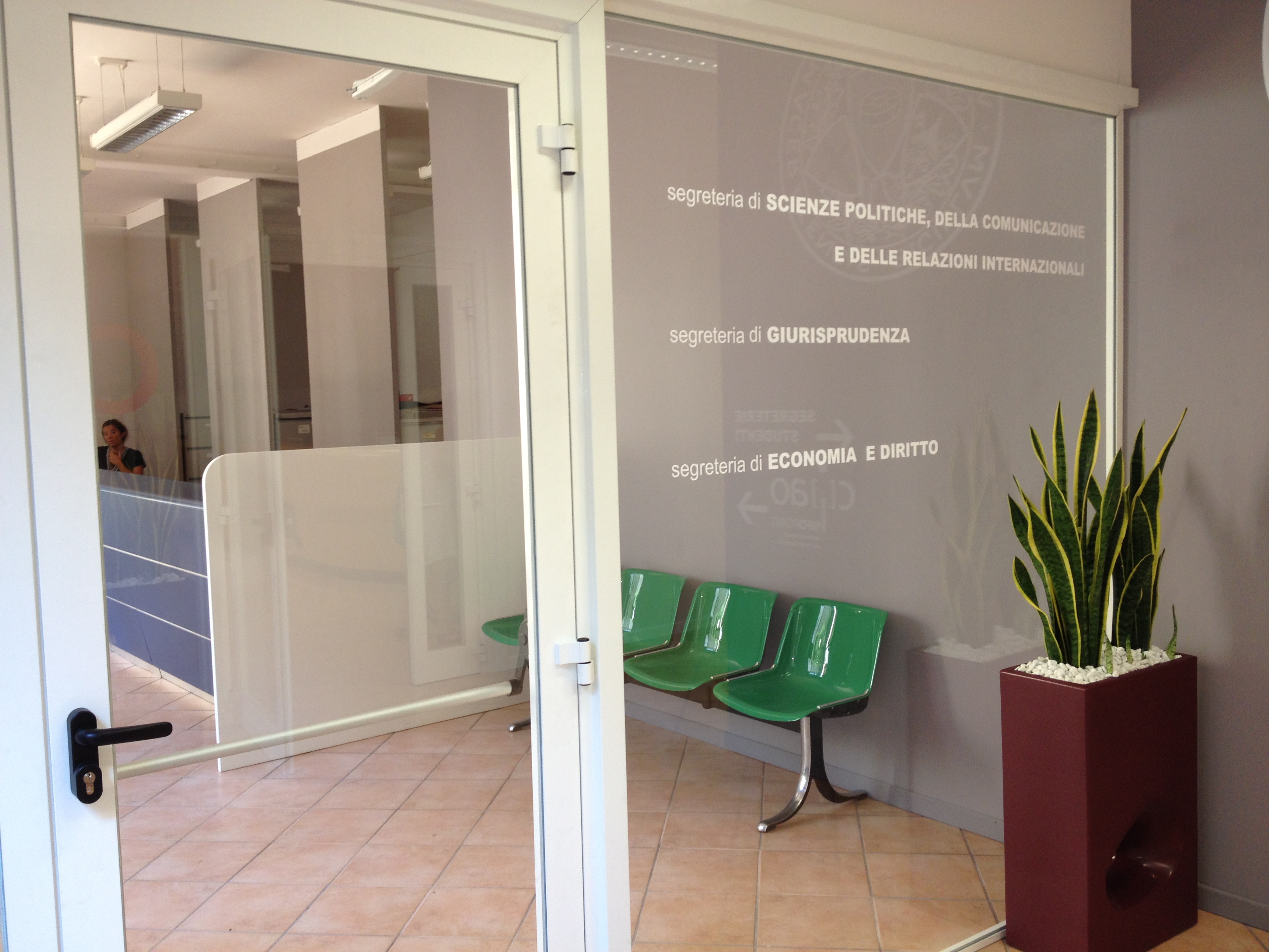 UniMC_INFO POINT/RADIO/SEGRETERIA-5