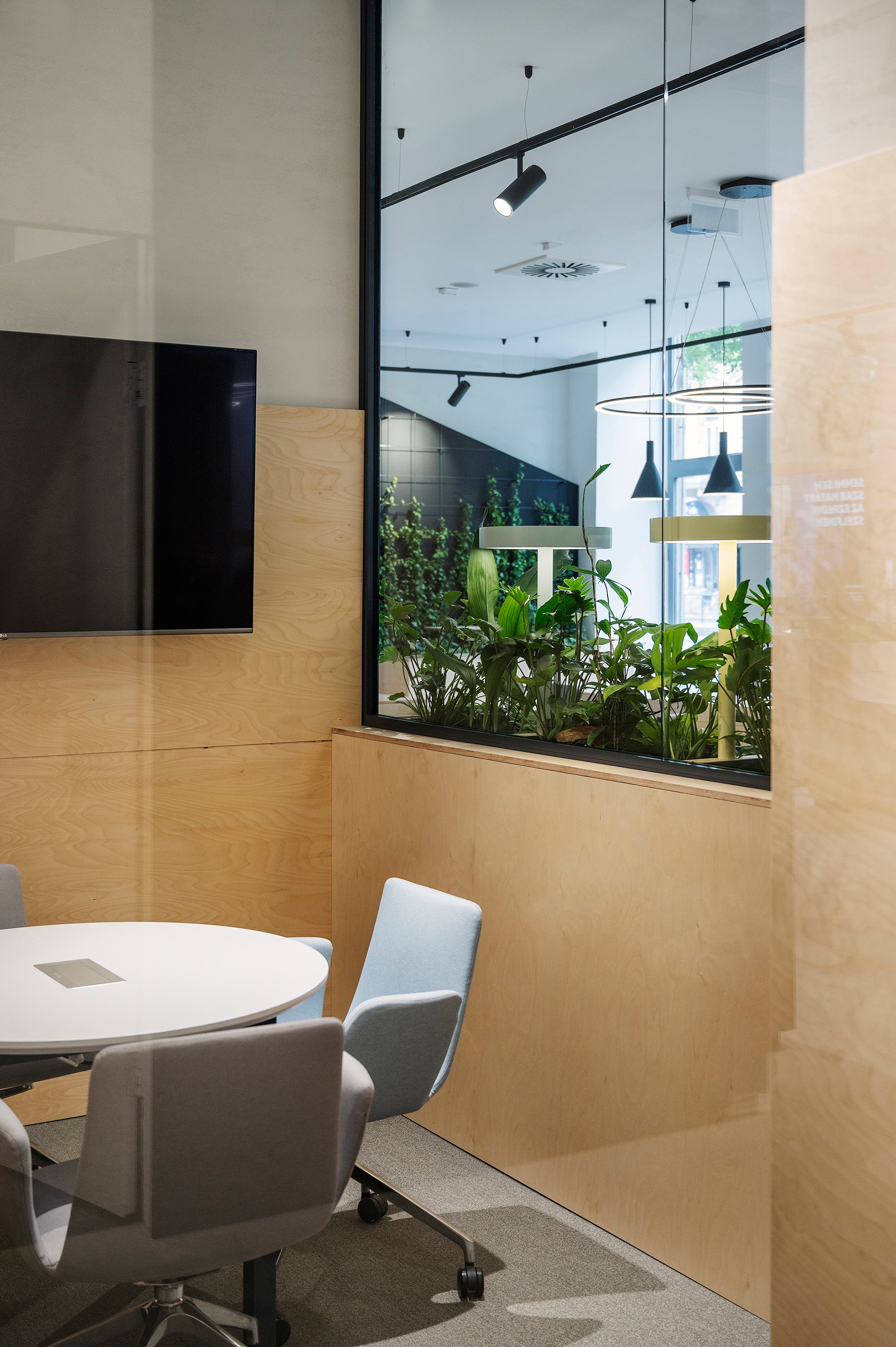 Telenor Budapest 旗舰店 | 温馨社区办公空间-14