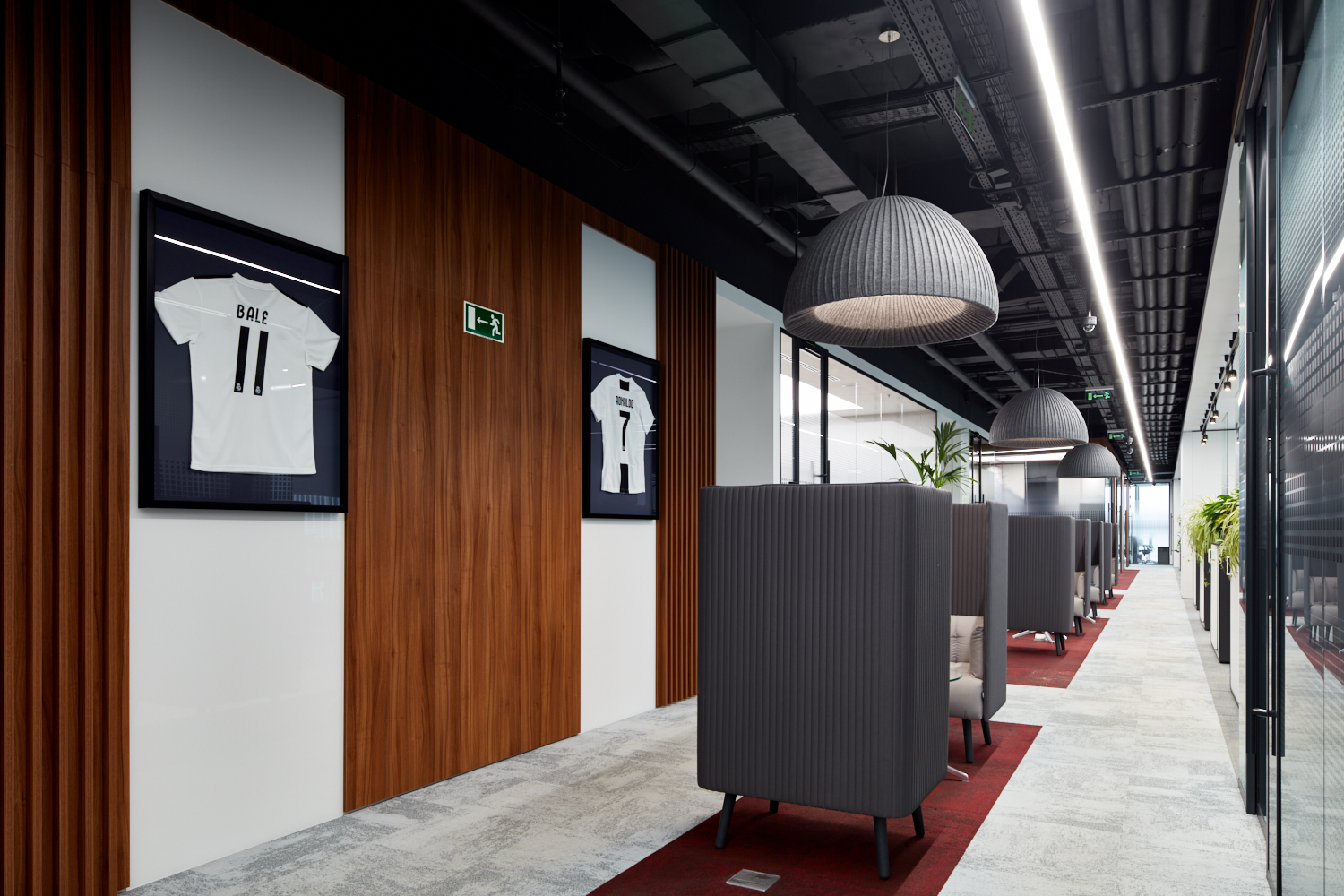 银行与体育的完美融合——Fonbet 办公室设计-8