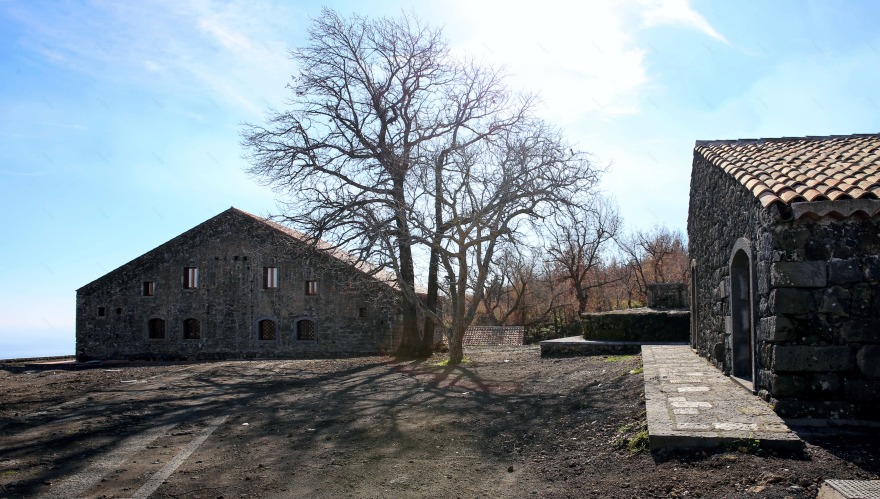 废弃酒庄重焕新生 · Etna 公园中的探险基地-3