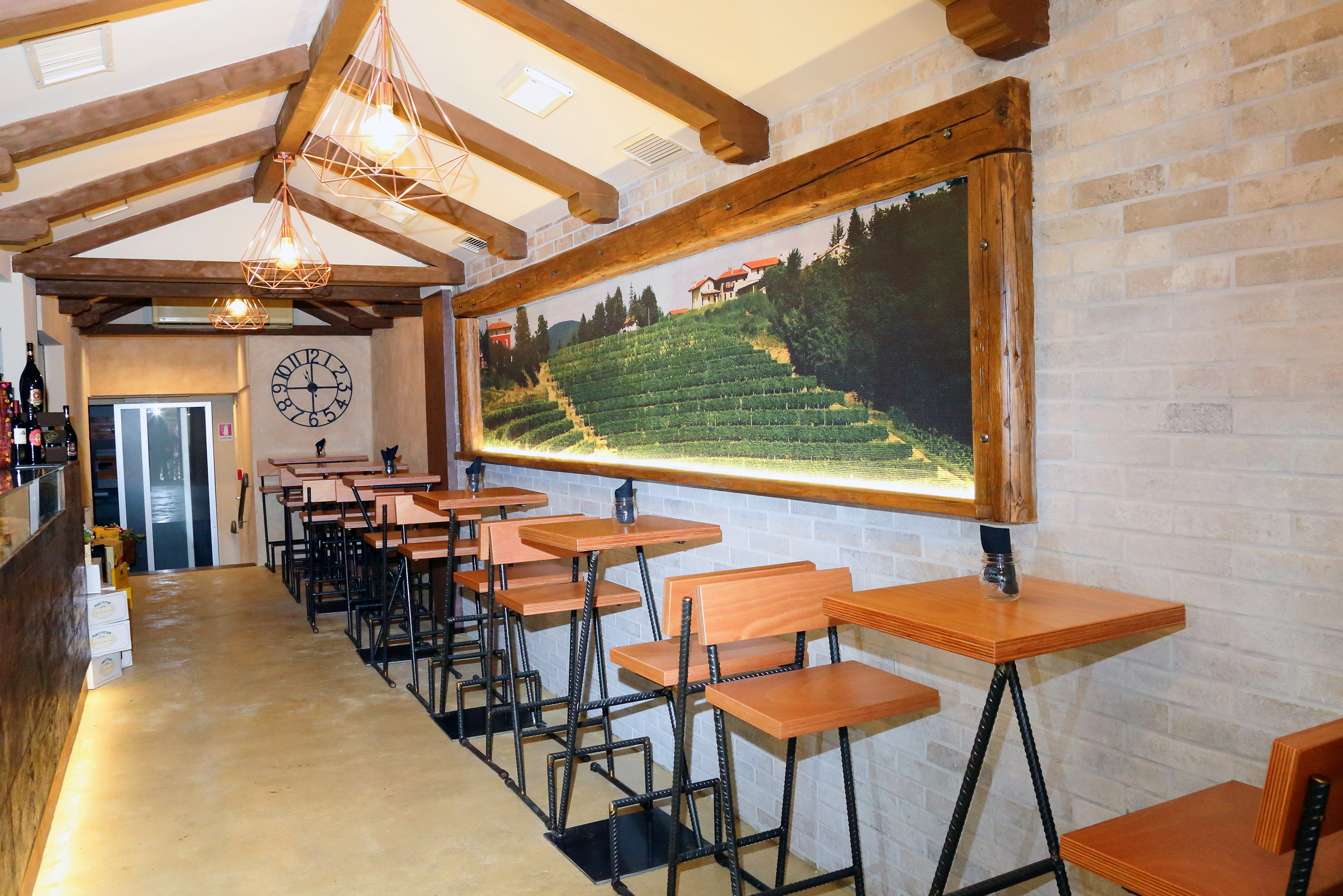 融合风格的弗留利酒馆设计-0