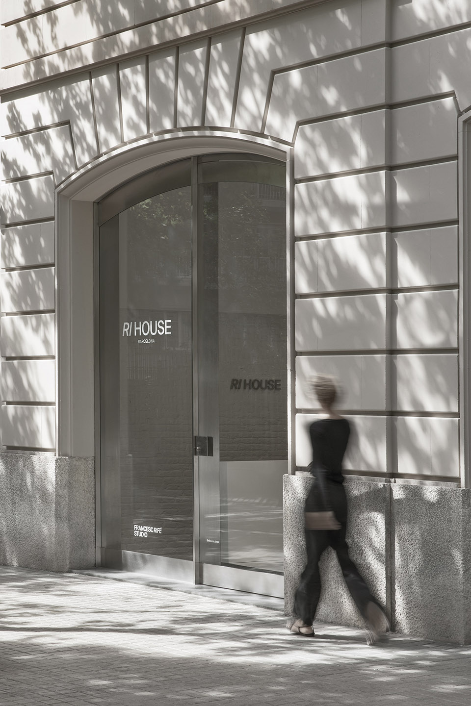 RI HOUSE家居展厅，巴塞罗那/当代艺术画廊的空间形式结合家庭空间元素-2