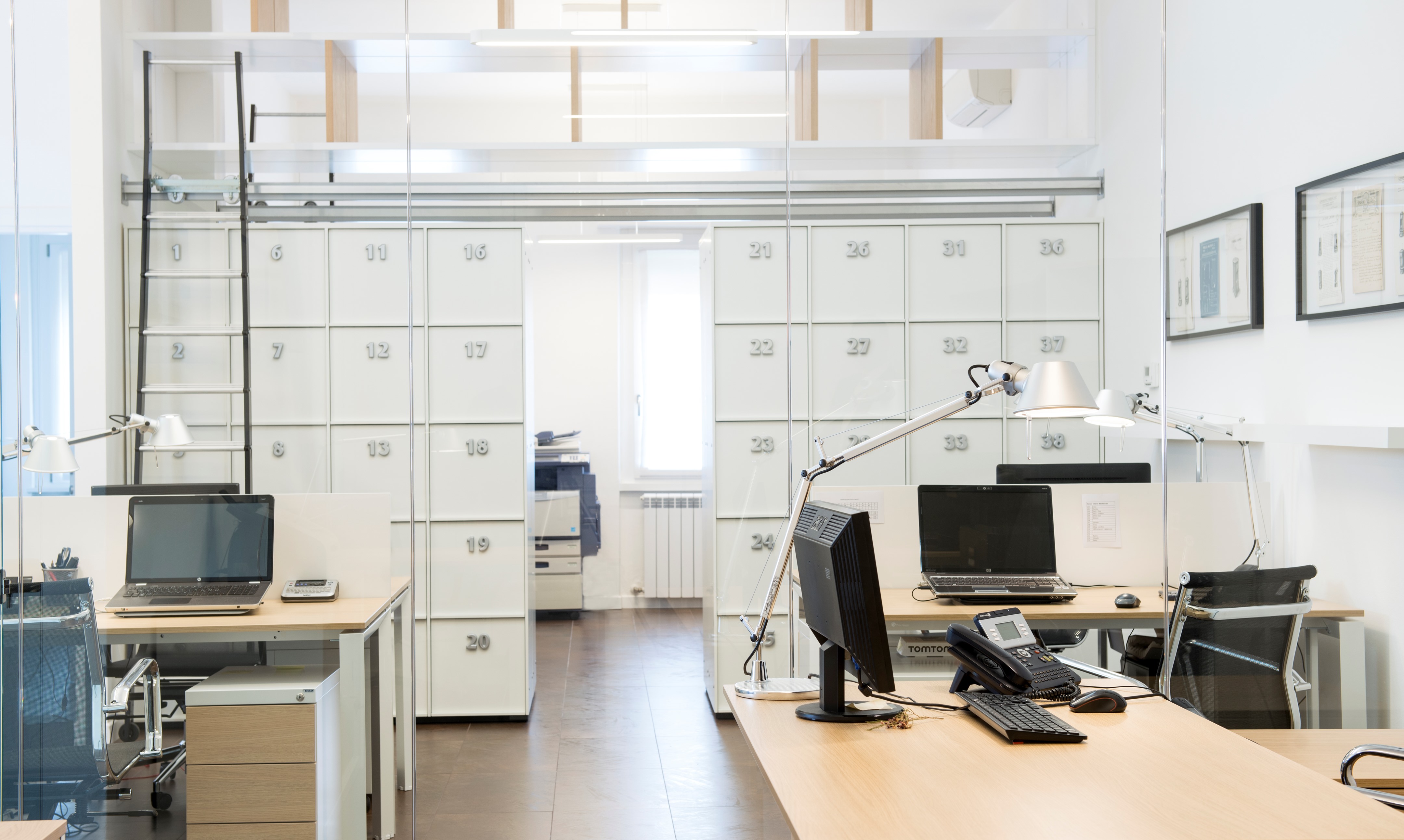 米兰高效办公空间设计,兼顾职场福祉与公司运营-9