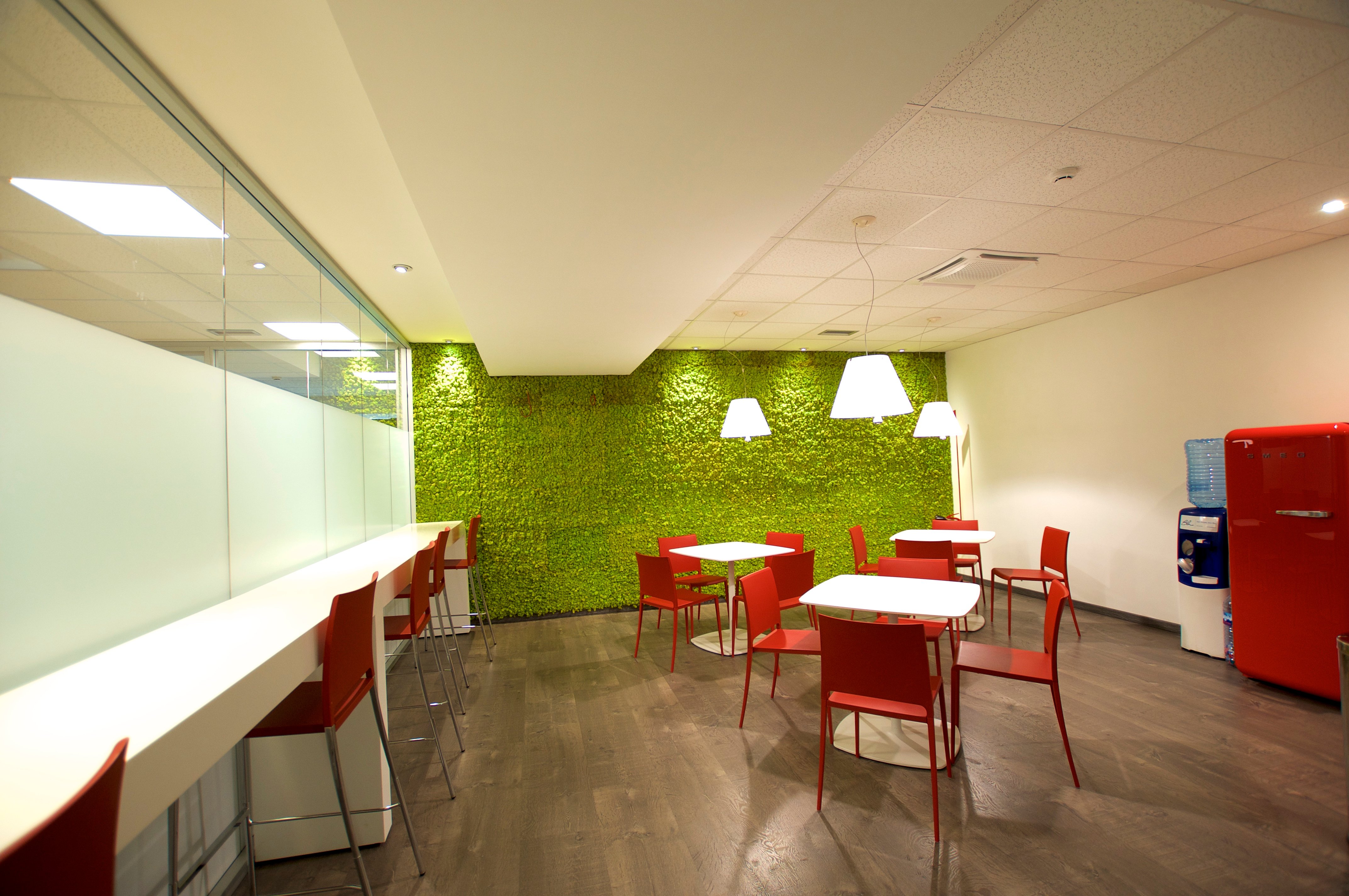 CETOC 办公室 · 绿色与红色的活力空间-0