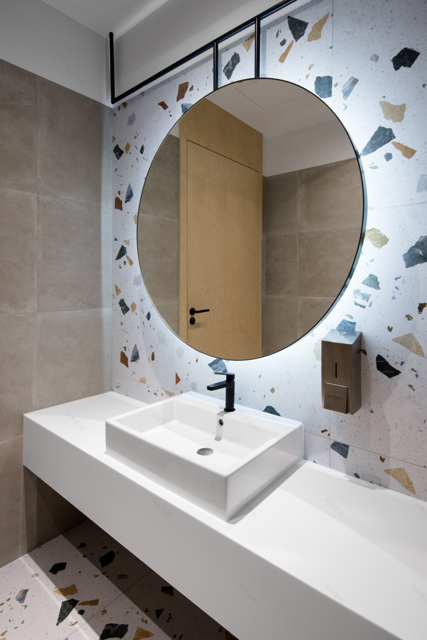 波兰 ING Tech 新办公室,现代与传统的美妙融合-74