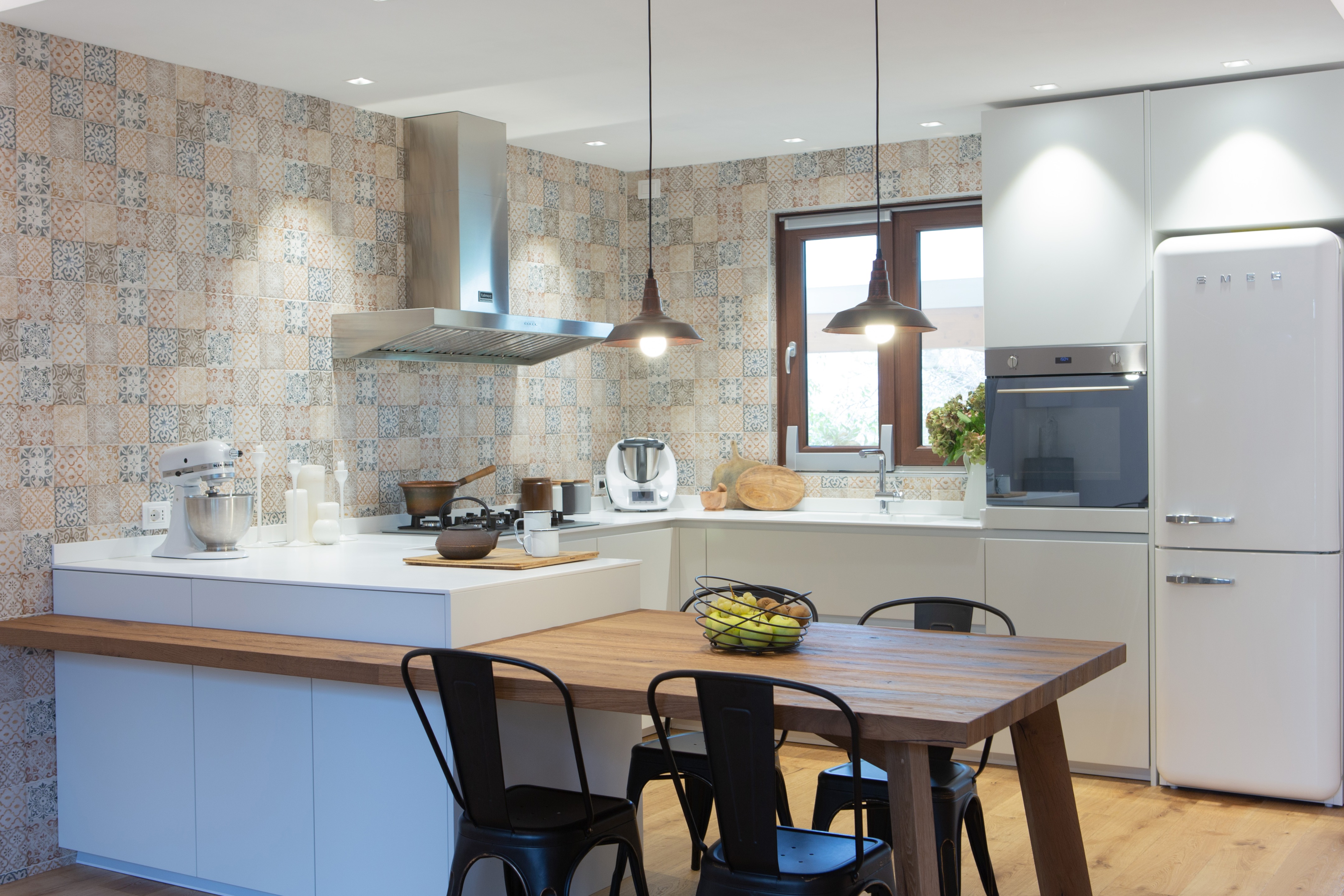 80 年代风格家居翻新，温馨简约厨房设计-1