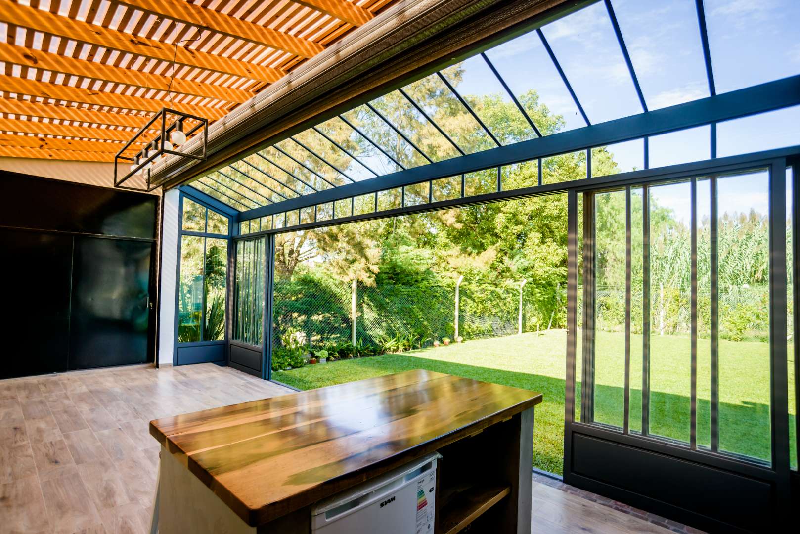 简约之居，功能齐全的家庭聚会空间-23