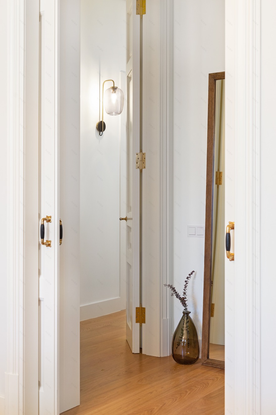 巴塞罗那现代主义建筑中的优雅家居-18