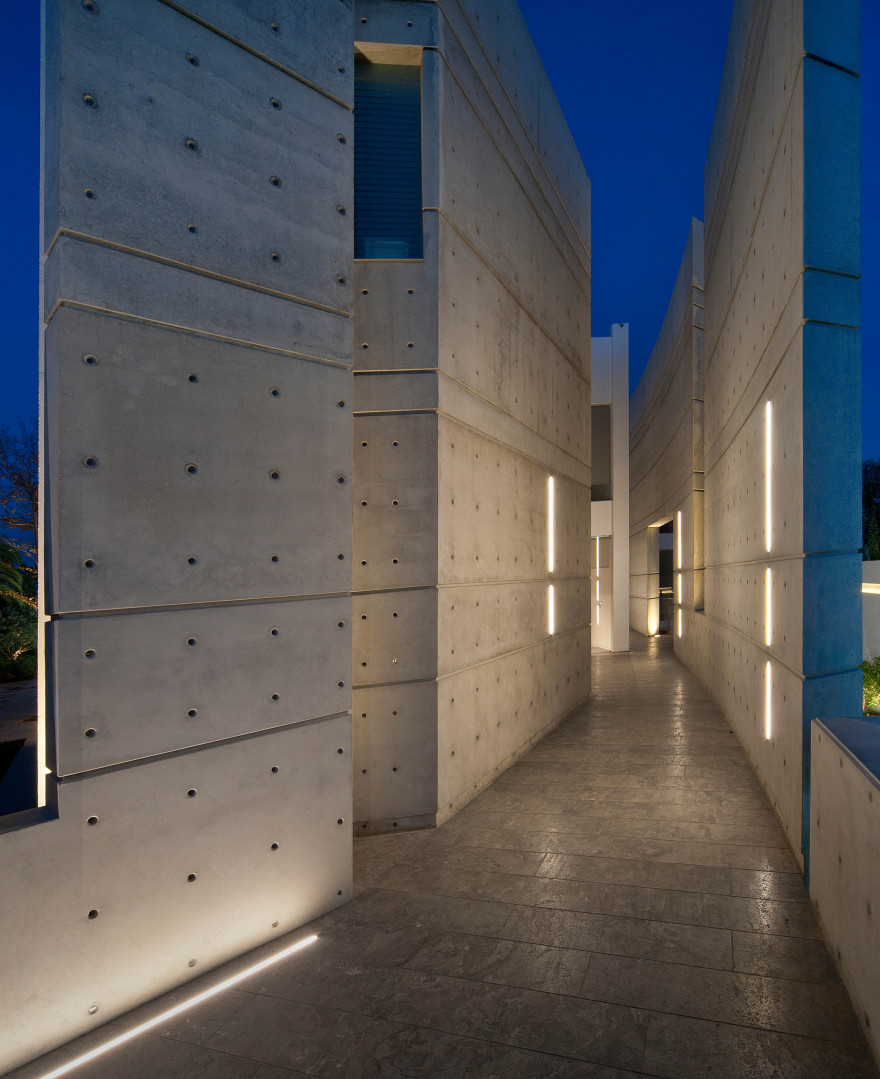 Dunsky Architects 打造的“虾屋”别墅设计,融入地中海景观-4