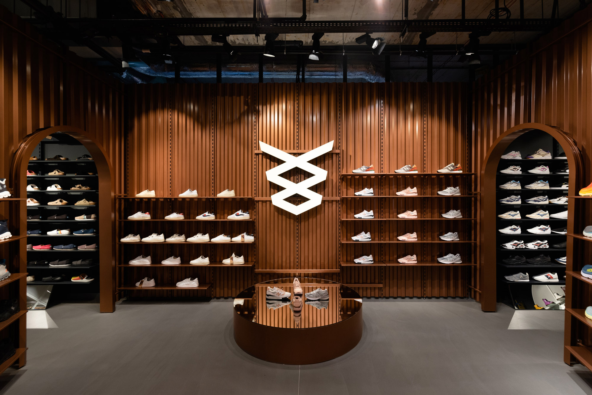 Run Colors EC Powiśle 鞋店设计丨波兰华沙丨mode:lina™ 团队-5