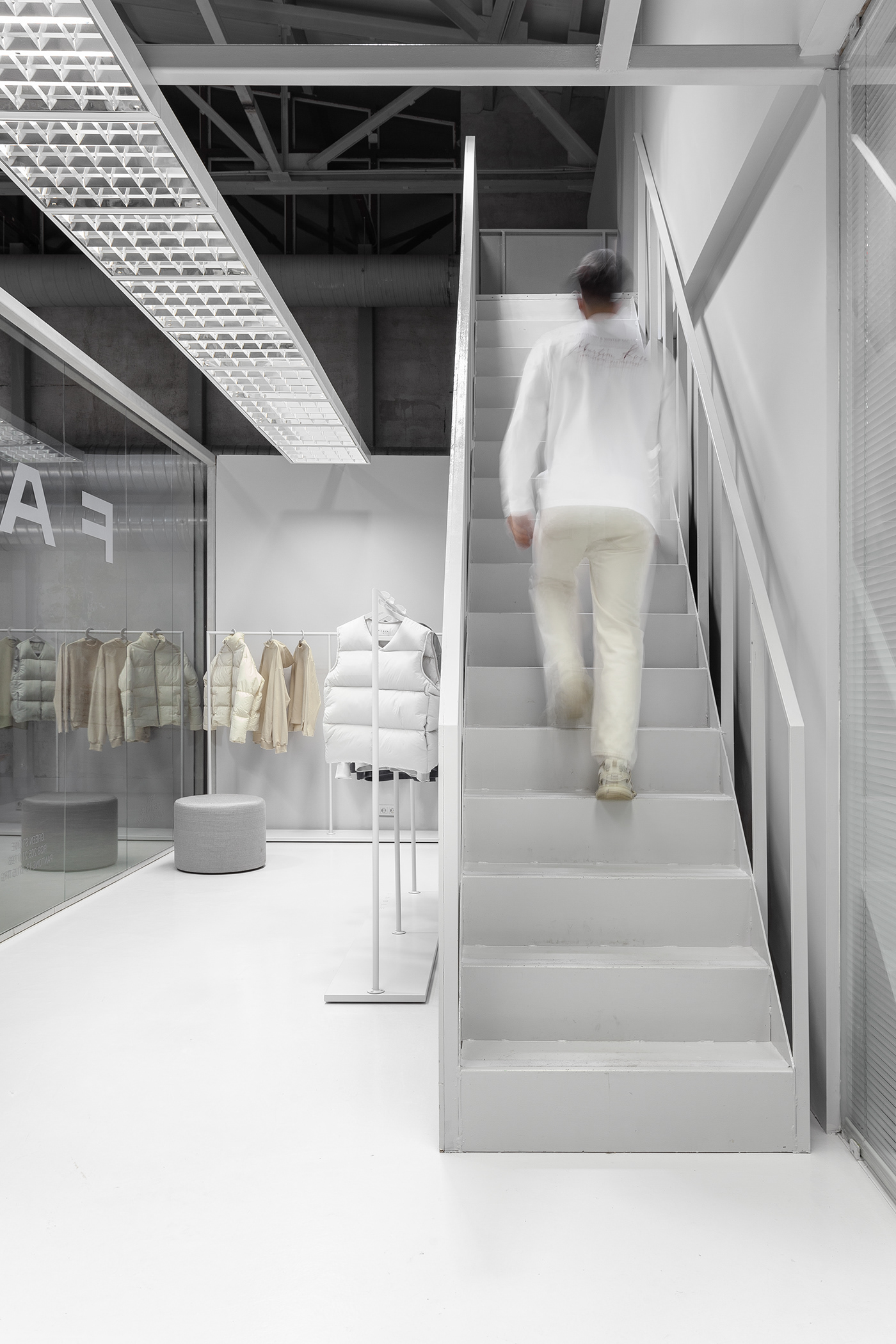 Polina Poludkina丨FABLE丨服装店设计-7