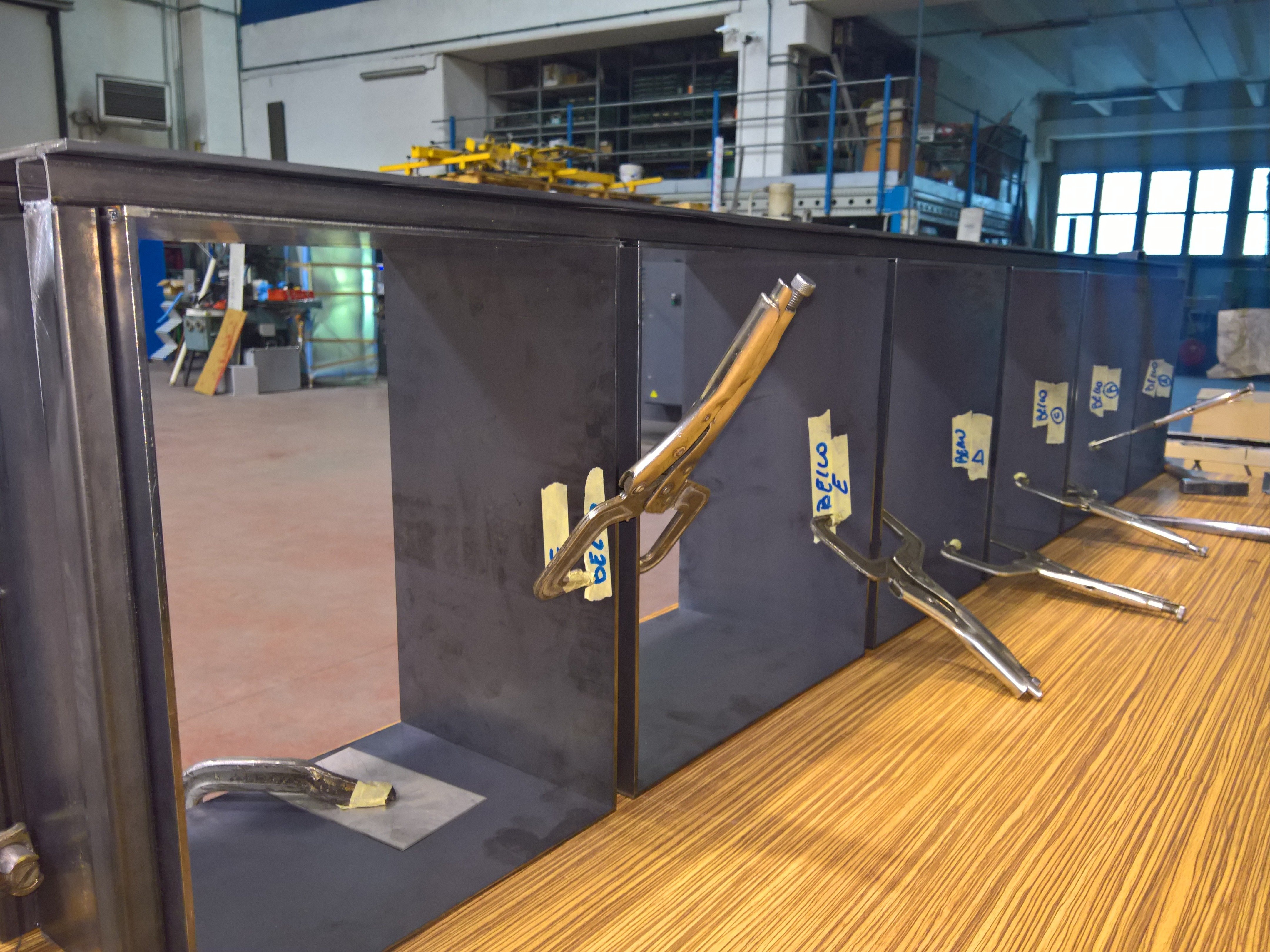 私人别墅里的特色酒窖设计-2