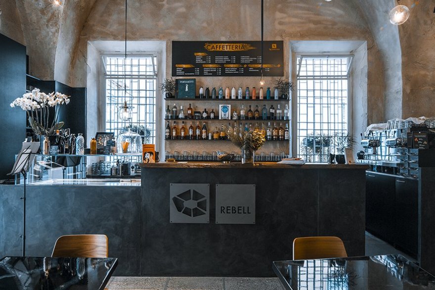 历史建筑中的现代混合空间-0