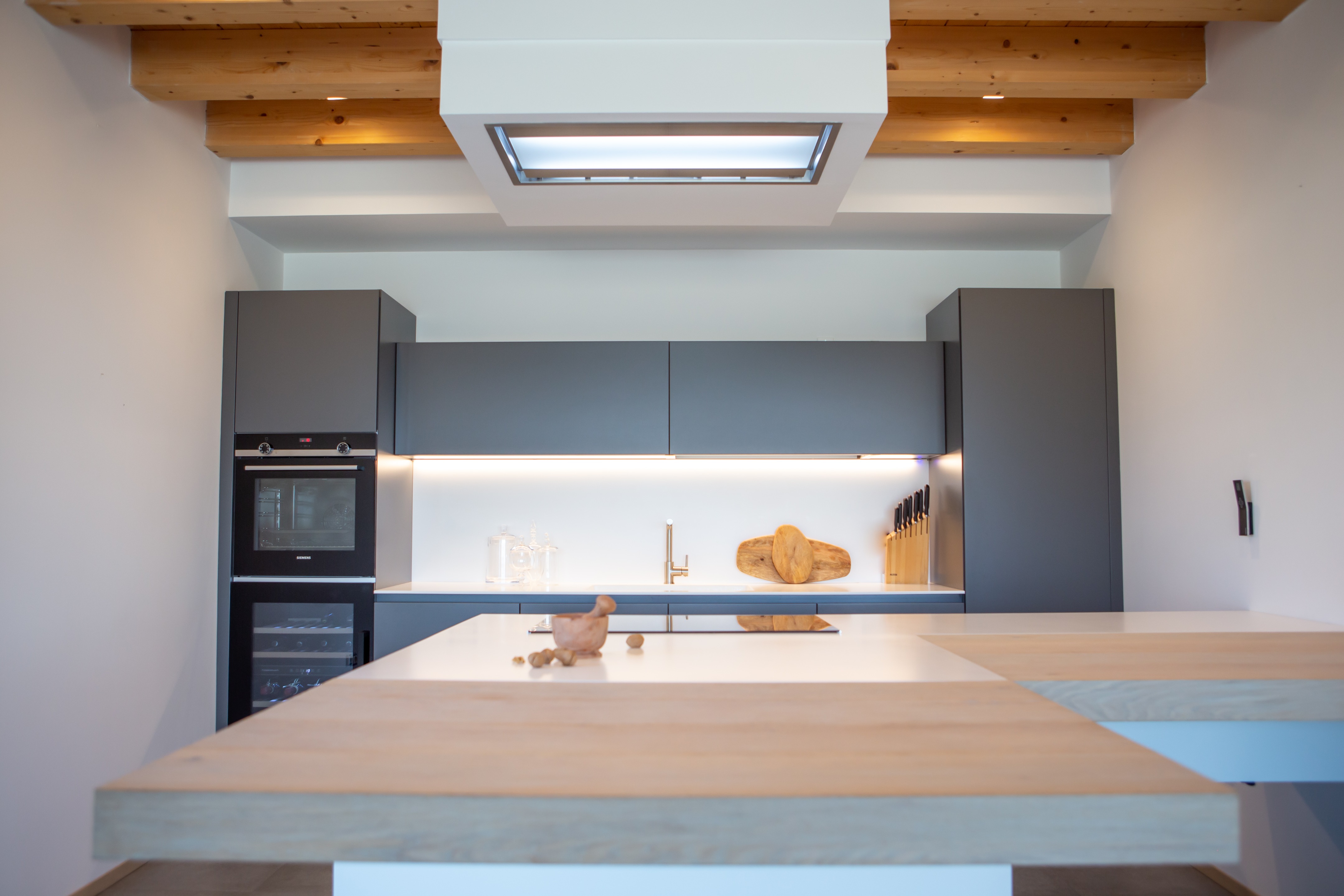 木质温馨,空间层次感凸显的家居设计-8