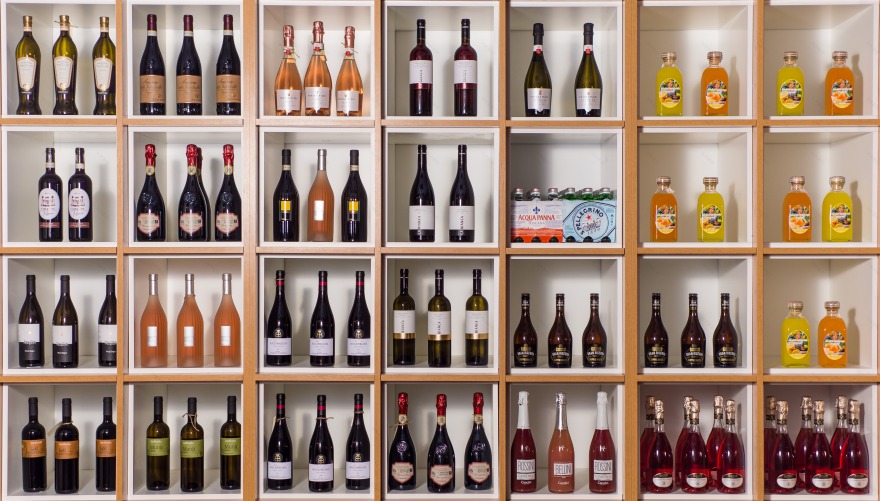 意大利风情 Brunetti 咖啡店,融合纺织与咖啡文化-3