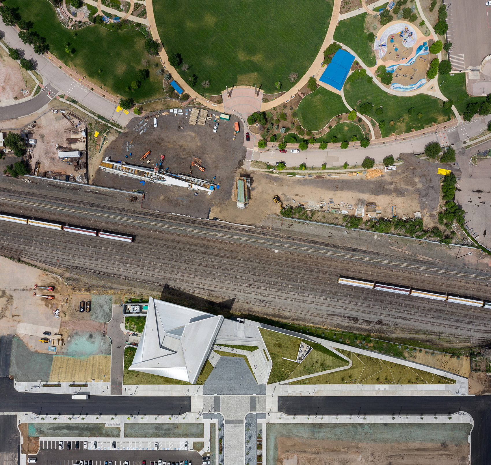 550吨钢桥：科罗拉多泉的持续改造/连接公园和市中心的人行通道-38