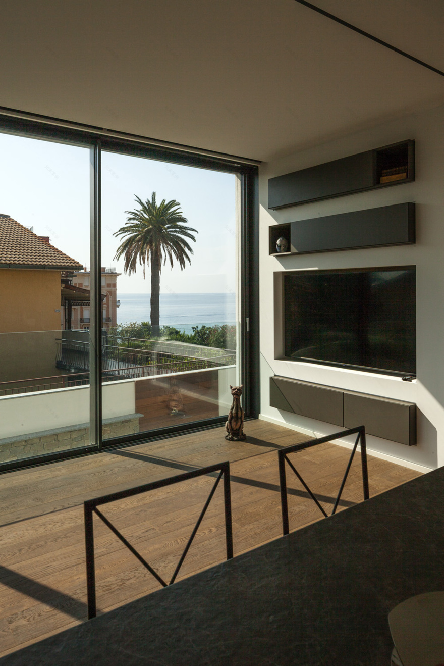 意大利利古里亚海滨别墅,简约轻奢的绿意空间-10