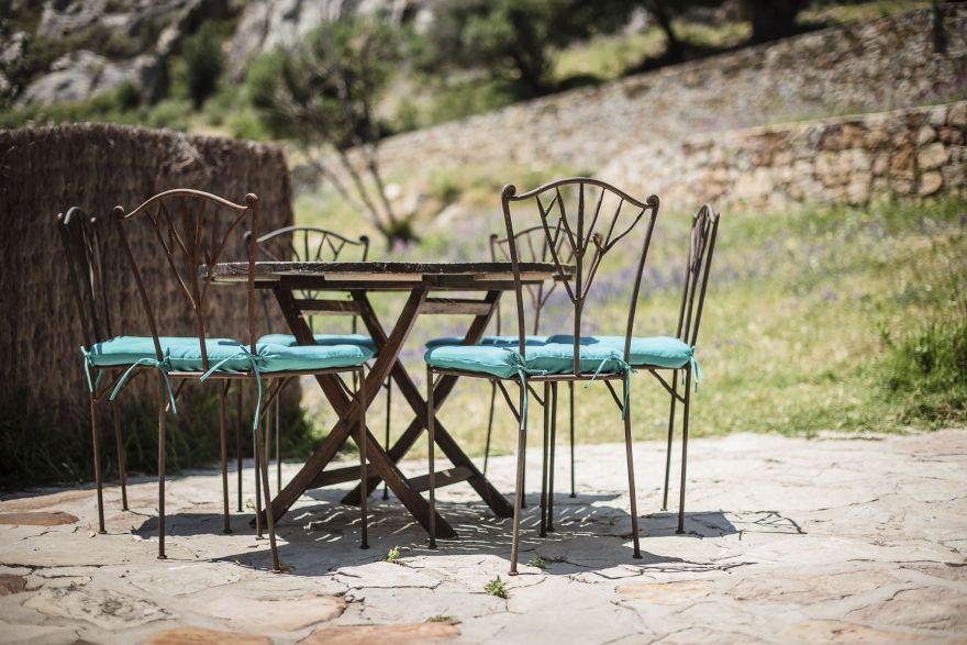 风之庇护的小石屋-3