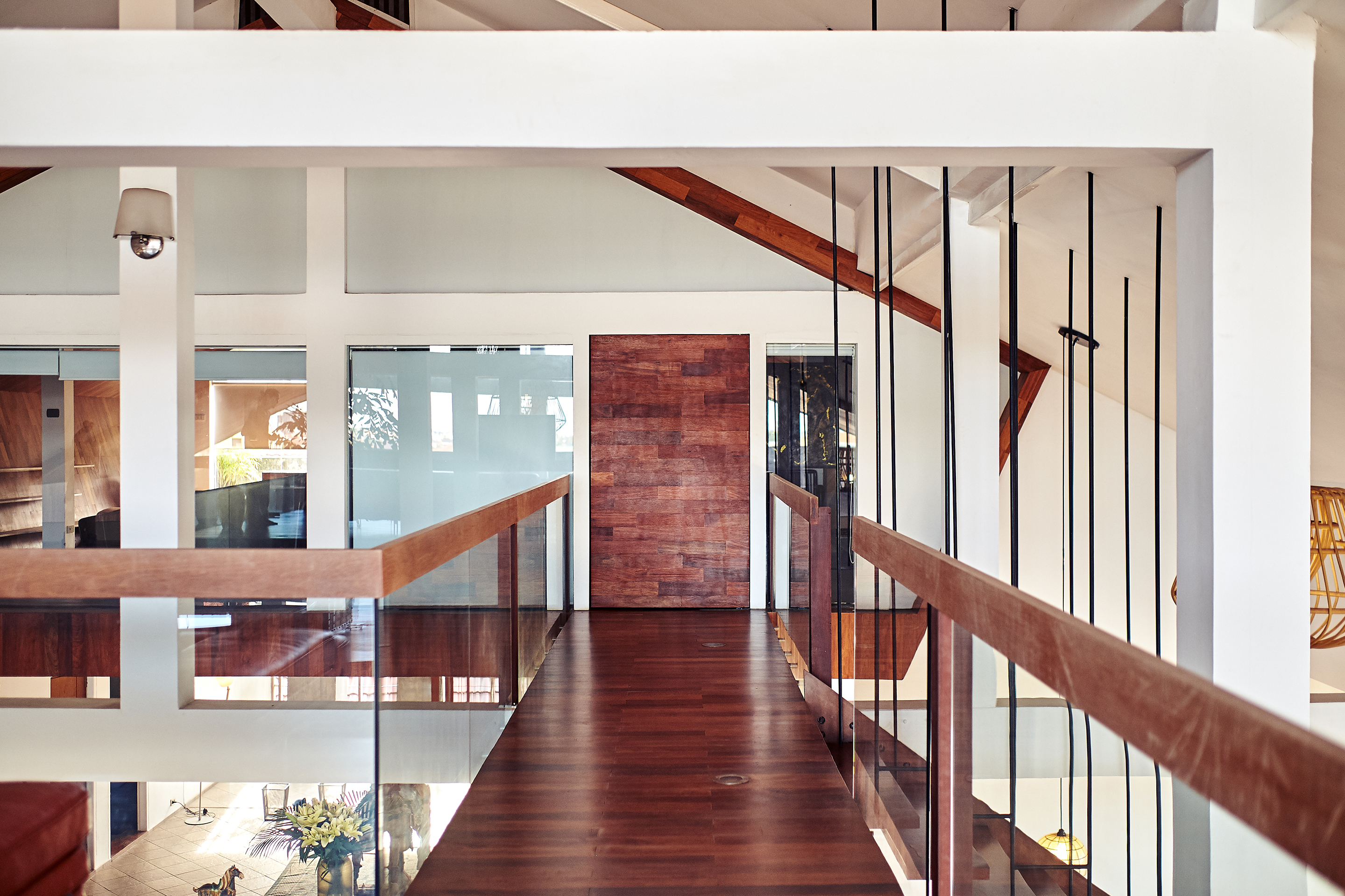 悬挂楼梯的空中楼阁·创新空间设计-8