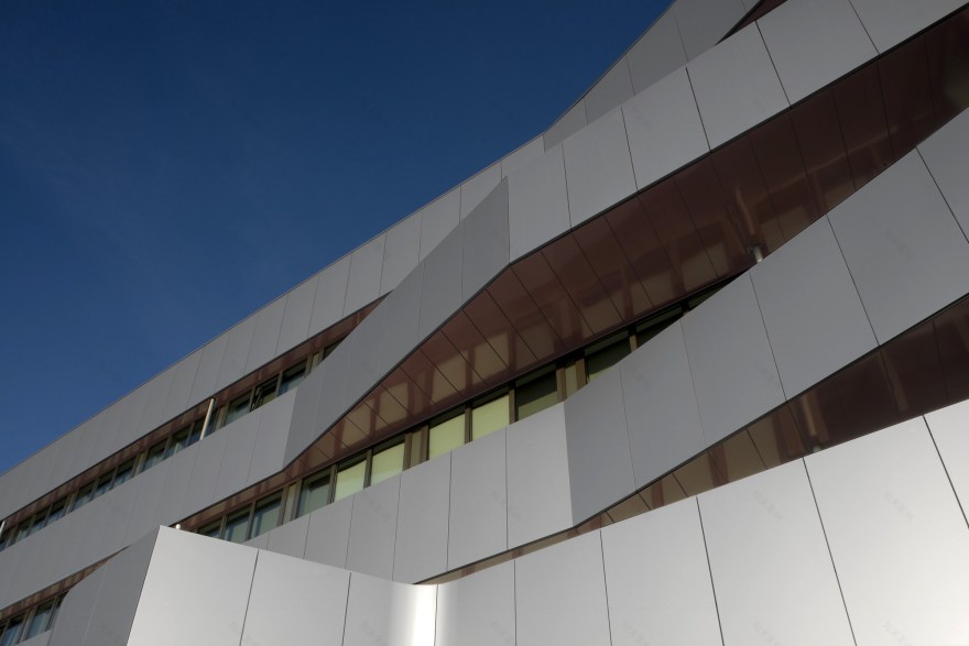 意式心脏外科工厂重建,创新设计展现活力-2