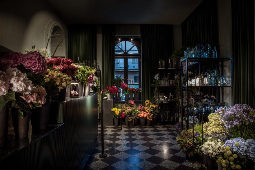 意大利湖畔车站的魔法空间-12