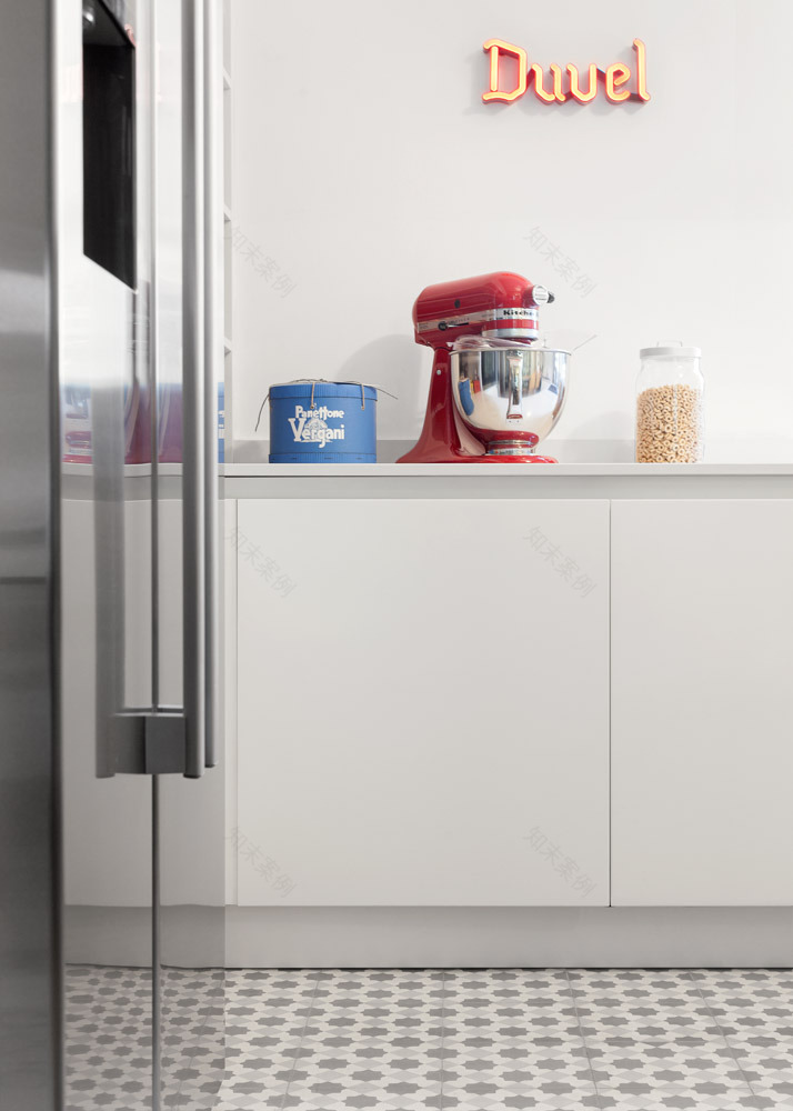 旧米兰公寓的现代翻新-20