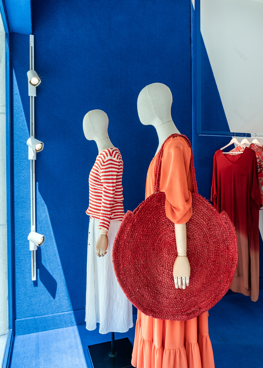 De la Ceca a la Meca 服装店改革升级丨西班牙桑坦德丨Mara Pardo-2