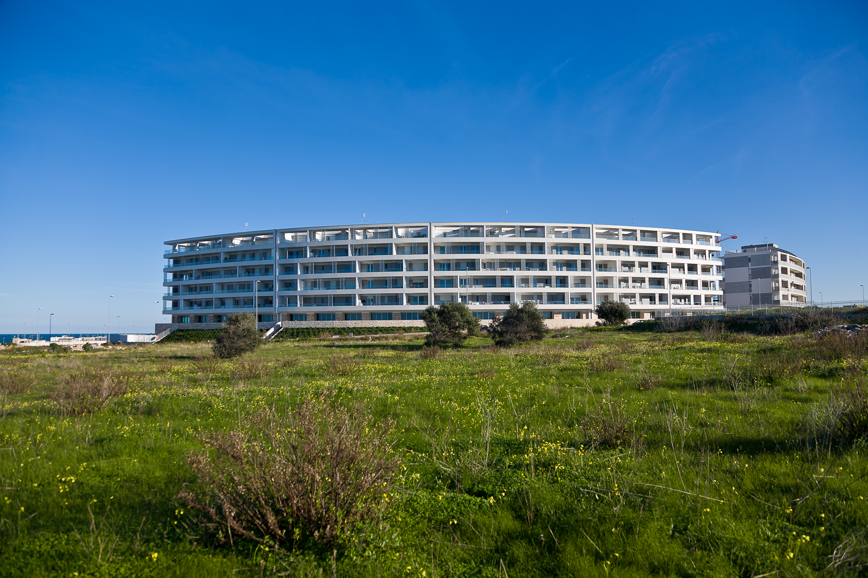 海滨城市新地标 · 意大利 Bari 公寓建筑-7