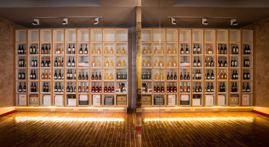 意大利风情 Brunetti 咖啡店,融合纺织与咖啡文化-2