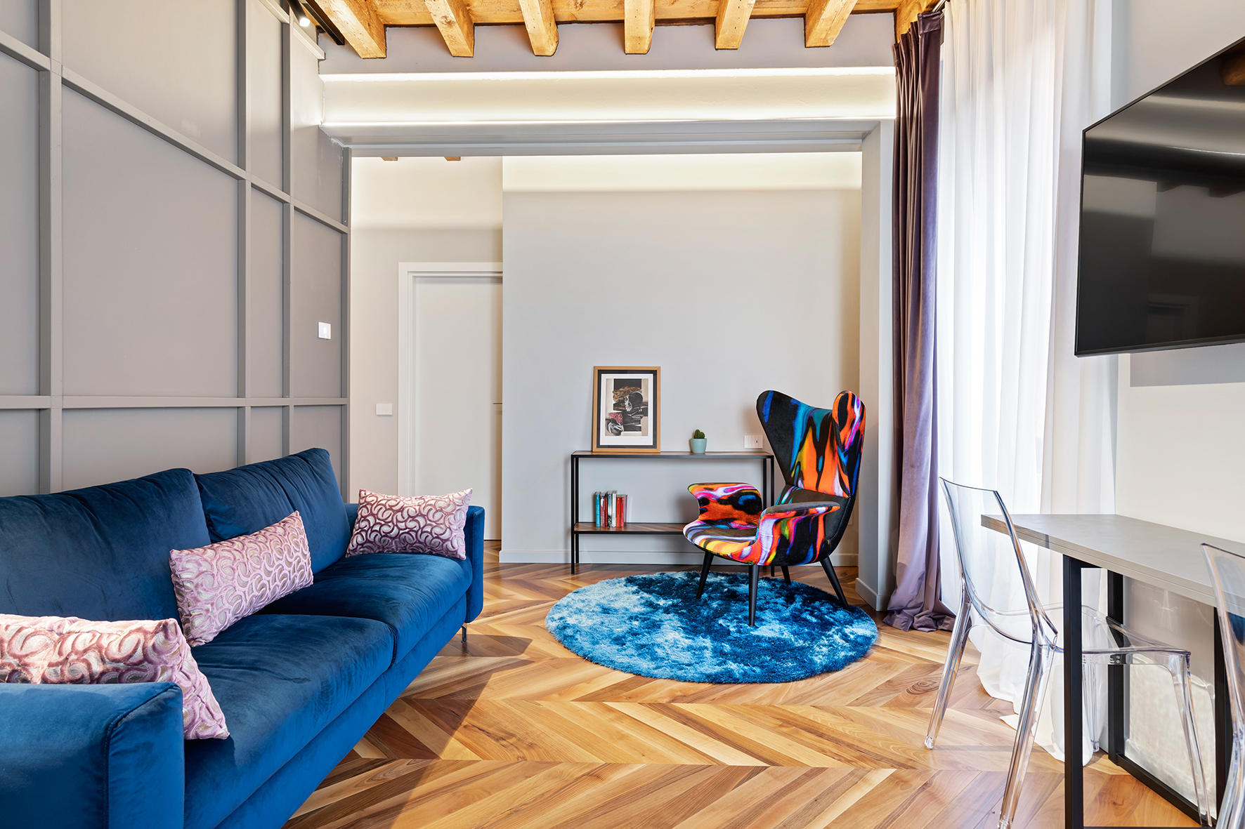 文艺复兴时期历史建筑中的独特现代公寓-4