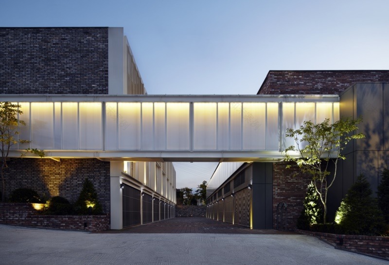 半成建筑的自我重生-0