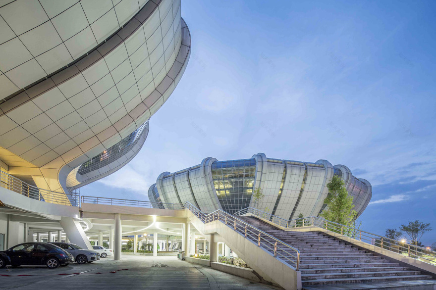 苍南体育中心 | 型钢桁架结构结合曲面网壳,呈现“八”字形构图-58