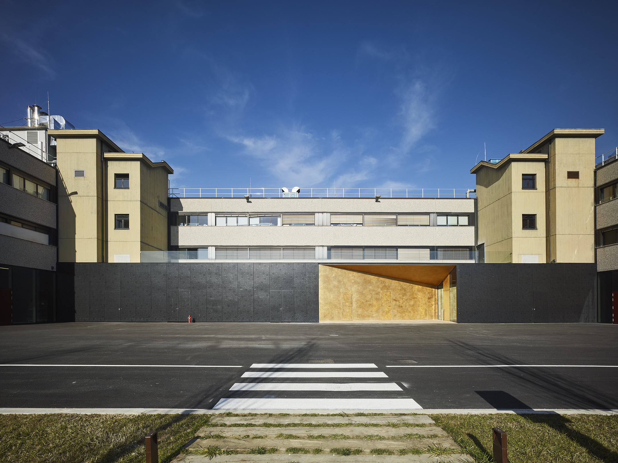 Ferragamo 工厂变身时尚秀场,室内设计展现品牌魅力-1