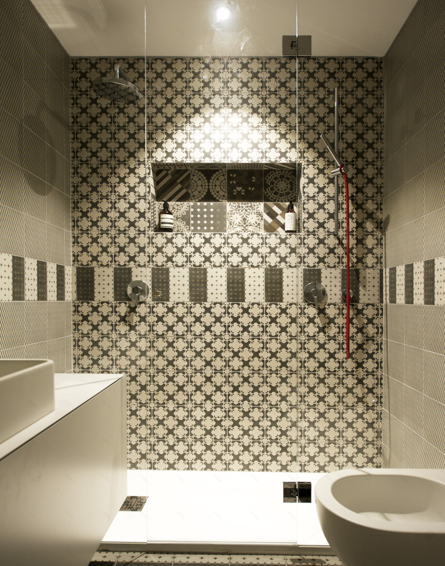 黑白碰撞的简约海景公寓-17