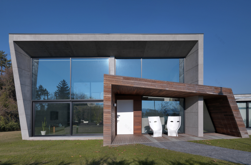 悬浮森林中的透明别墅-24