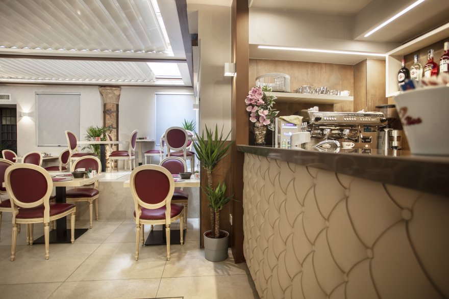 博洛尼亚城市中心,现代与古典交融的 Hotel Cavour 酒店设计-39