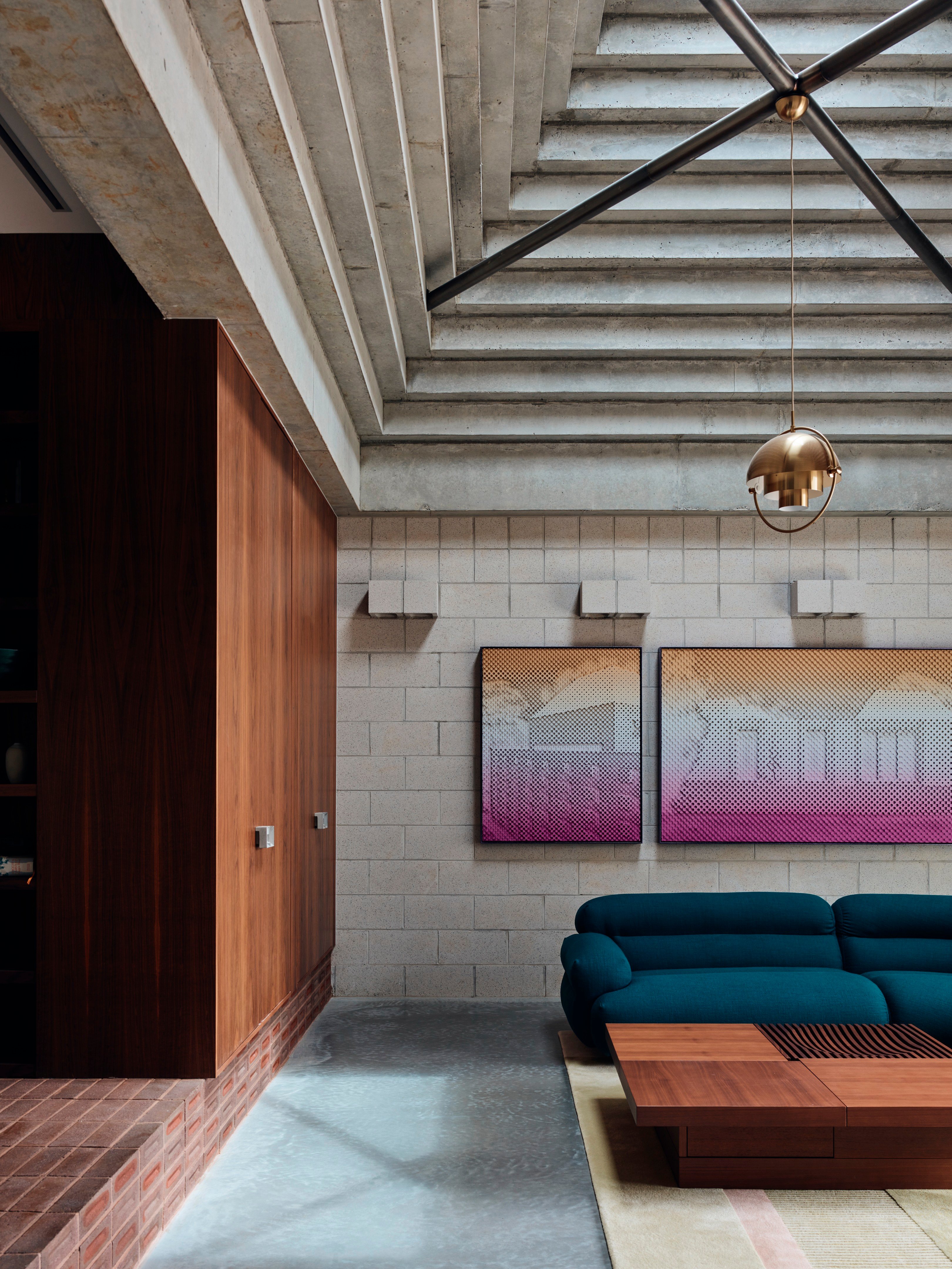 混凝土金字塔下的海滩别墅设计-10