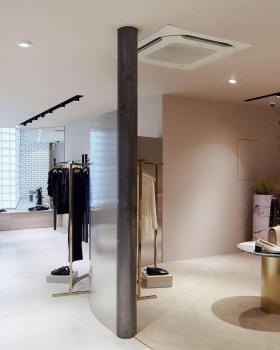 Low Classic Showroom by Creative Studio Unravel