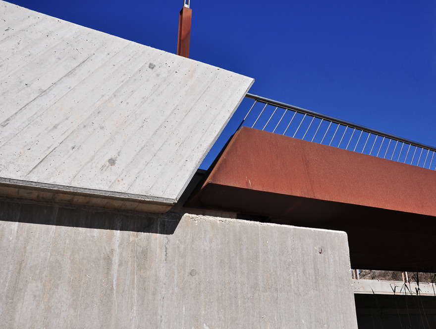 巴塞罗那河卡德纳桥 Callús 人行天桥-9