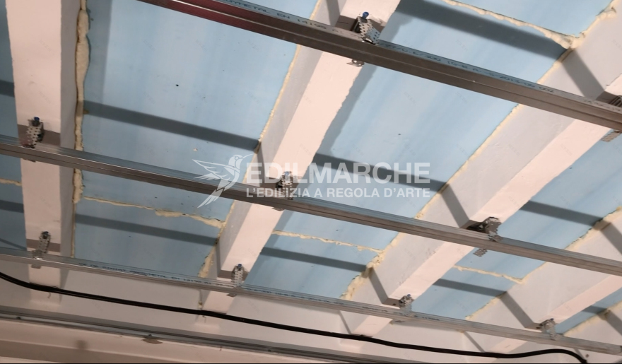 意大利 Numana 别墅扩建,简约设计实现高效利用-3