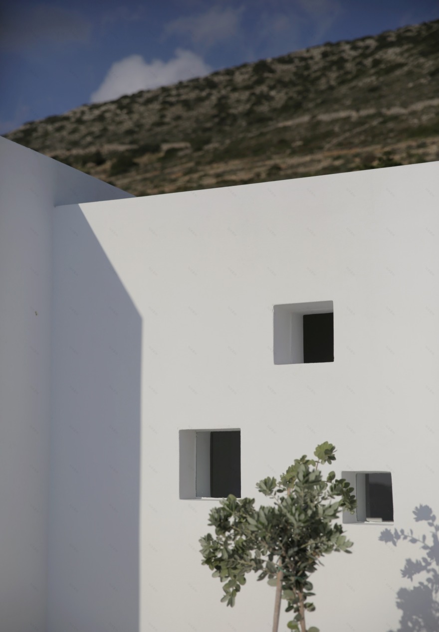 "帕罗斯岛上的现代简约别墅"-42