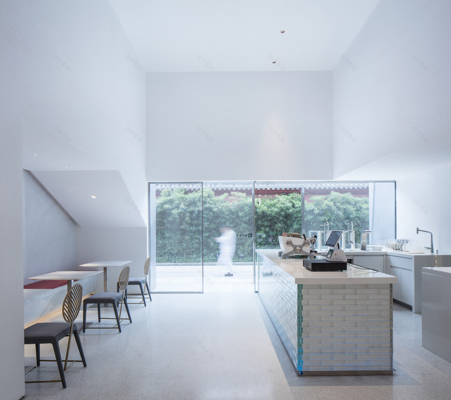 客从何处来 | 成都大慈寺甜品餐厅,红墙对话的拍照空间-11