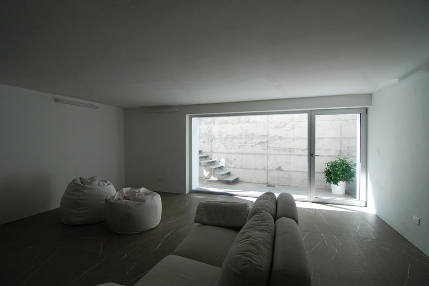 地下一层翻新变身休闲娱乐空间-1