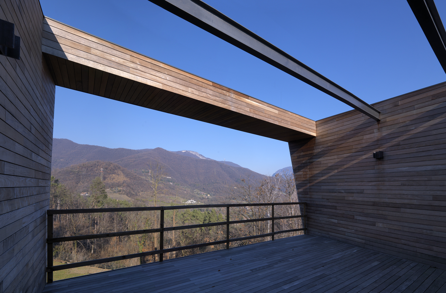 悬浮森林中的透明别墅-70