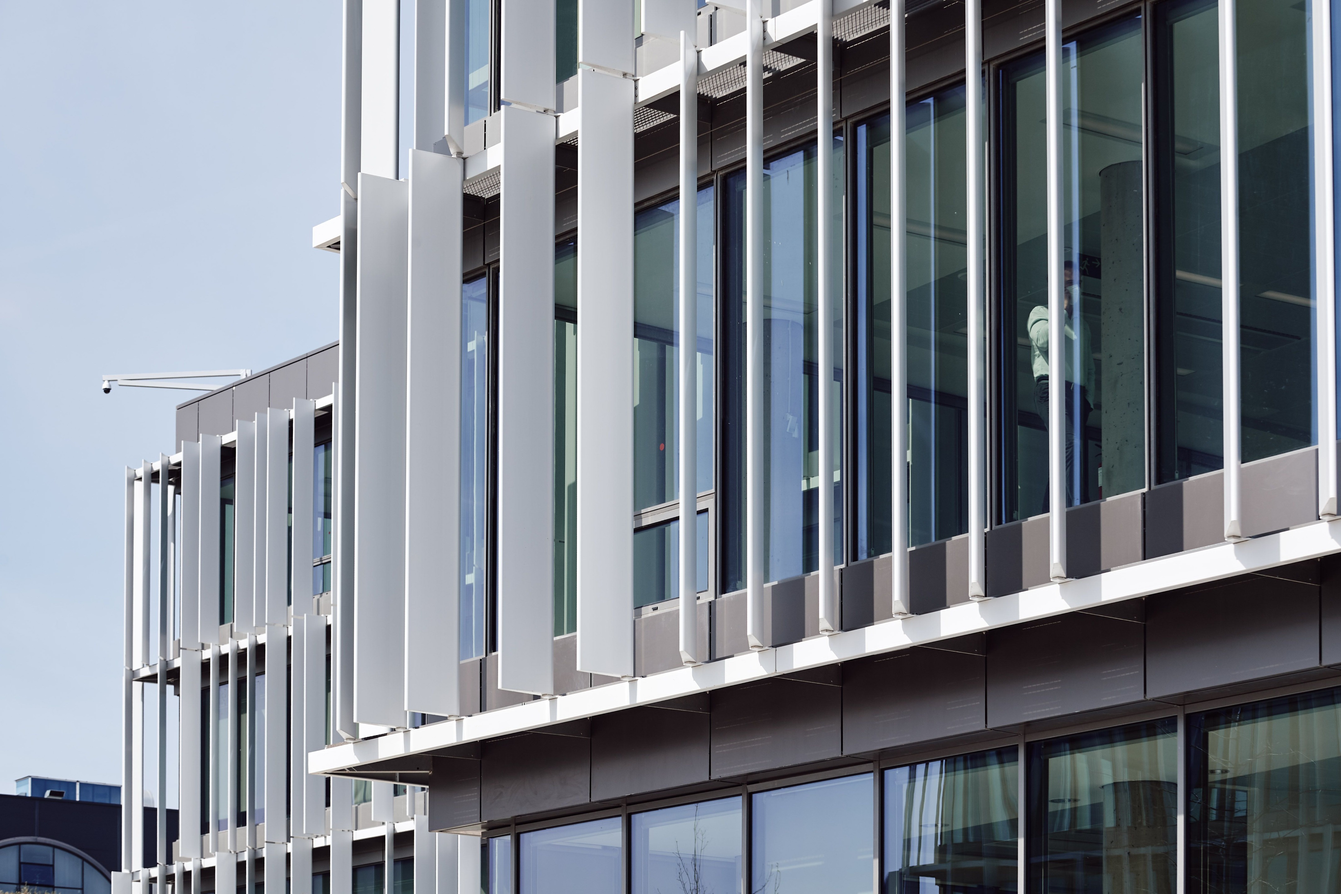 现代化环保校园风格办公建筑群丨Carlos Lamela-9