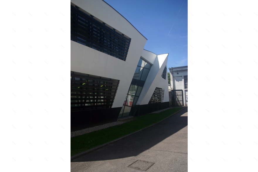 历史与现代共融的校园设计-13