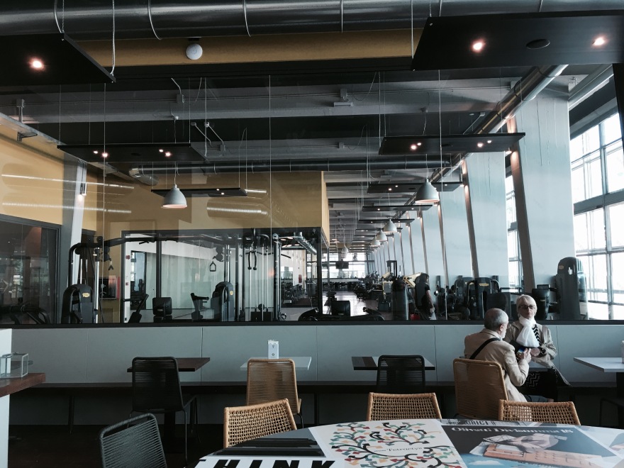 Olivetti 旧厂房改造,工业风 Spa、健身房和餐厅焕发新生-9